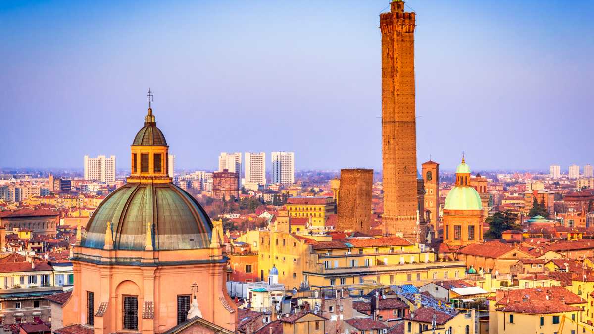 Cosa Vedere a Bologna: Un Viaggio tra Storia e Gusto