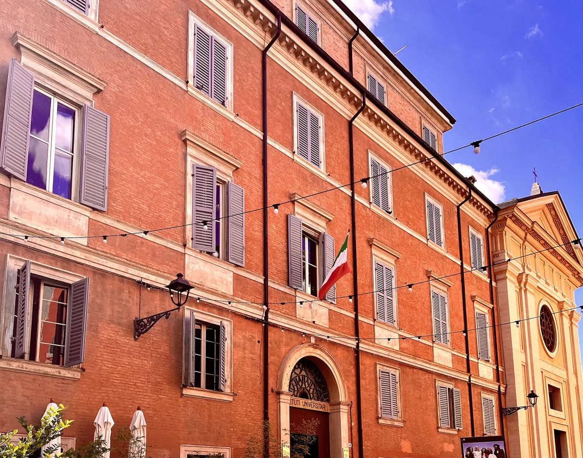 7 Giorni a Modena: Un Itinerario per Scoprire Storia, Auto e Gastronomia