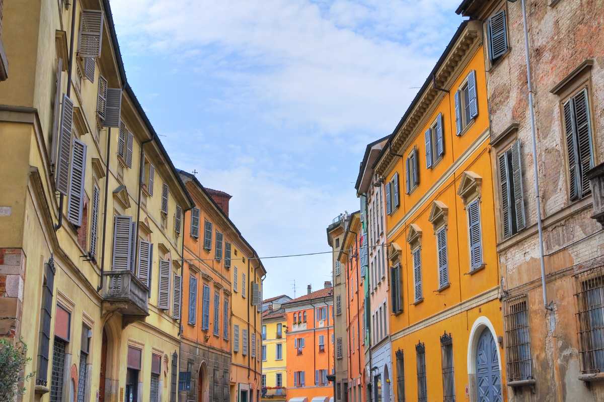 Panorama di Piacenza con i suoi storici edifici e piazze