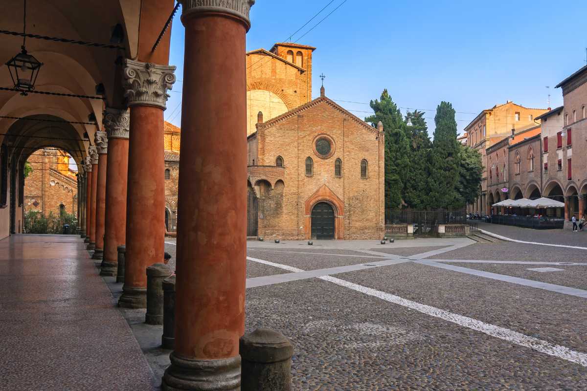 Interno del Museo San Domenico con opere d'arte e affreschi