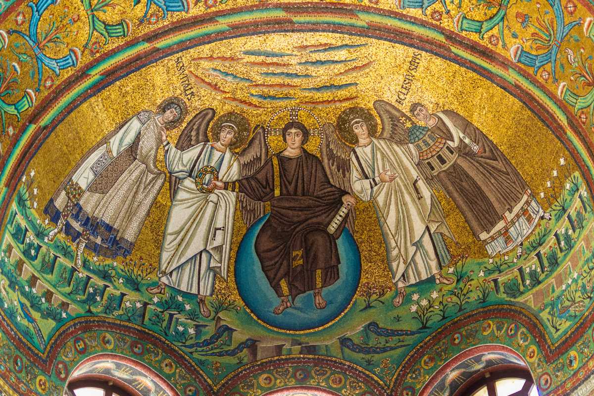 Vista panoramica di Ravenna con mosaici e monumenti storici