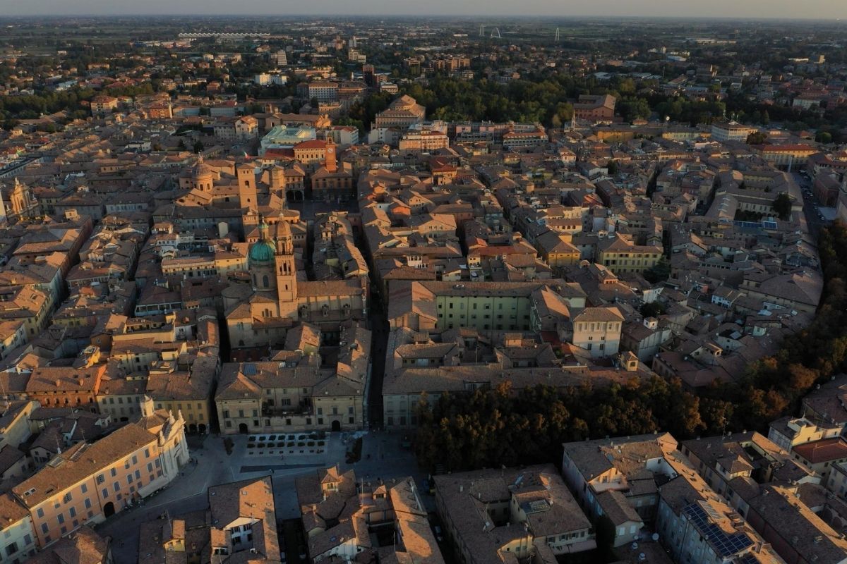 Interno del Teatro Municipale Valli, un esempio di architettura neoclassica